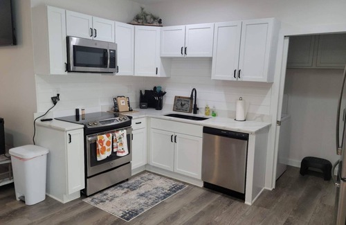 Elkhorn Apartment | College World Series/Traveling Nurses loft apartment near West Dodge Expressway