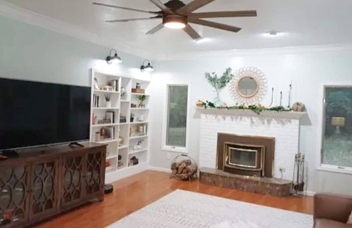 Madison House | COLONIAL IN HEART OF WINE COUNTRY