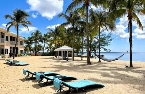 Rum Point House | Colonial Kai Condo
