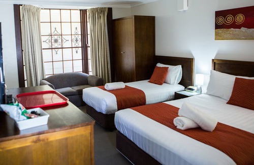 Yass Hotel | Colonial Lodge Motor Inn Yass