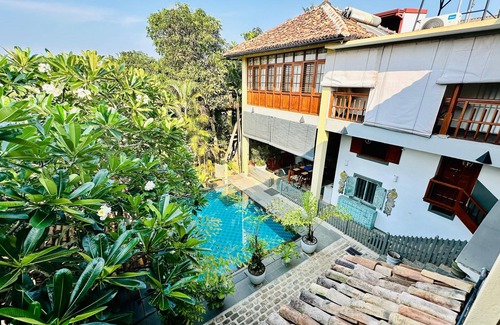 Thalawatugoda Villa | Colonial Retreat Villa is a luxury villa located within 11km of Colombo.