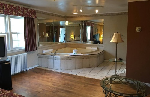 Latham Hotel | Colonie inn and Suites