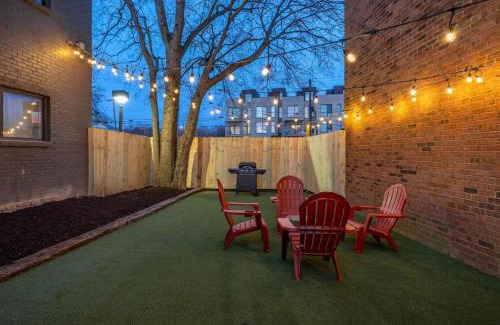 Hillsboro Village Apartment | Colorful 2 Bedroom Retreat with 3 Beds Patio and Free Parking