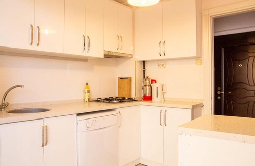 Guzelbahce Apartment | Colorful Apartment with Sea View near Sea in Guzelbahce Izmir