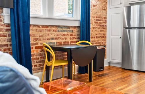 Hot Springs Apartment | Colorful Studio in Downtown Hot Springs