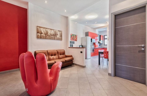 Vanchiglietta Apartment | Colorful Vanchiglietta Appt x5! PRIVATE GARAGE