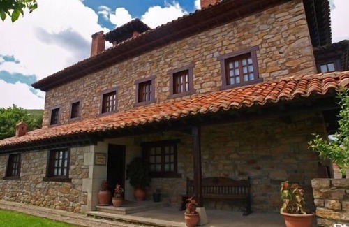 Los Tojos Cottage | Colsa apartments for 3 people