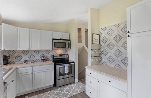 Columbus House | Columbus: Family Friendly Flat
