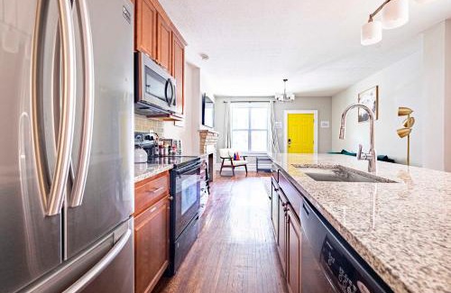 Old North Columbus Apartment | Columbus - Modern & Stylish 5-Bedroom Home - Perfect For Groups (2394)