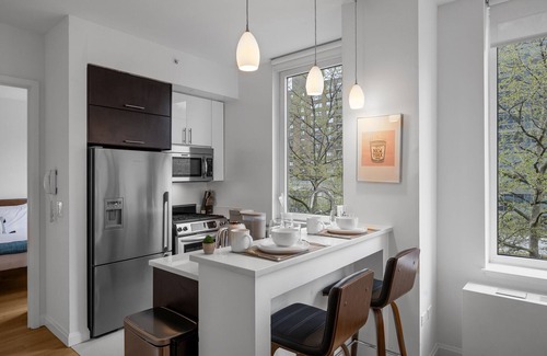 Manhattan Valley Apartment | Columbus Square 1 BR w/Office by Anyplace - 11617