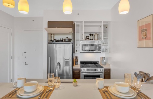 Manhattan Valley Apartment | Columbus Square 1 BR w/Office by Anyplace - 11619
