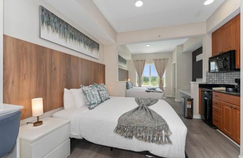 Florida Center Apartment | Combined Studios 2 Kitchens Sleeps 6