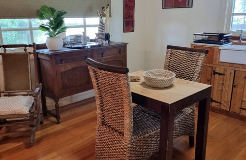 Freemans Reach Cottage | Come enjoy a farmstay at the historical Reibycroft Estate in Freemans Reach NSW.