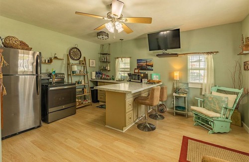 Bacliff Cottage | Come Friday Cottages on the Bay