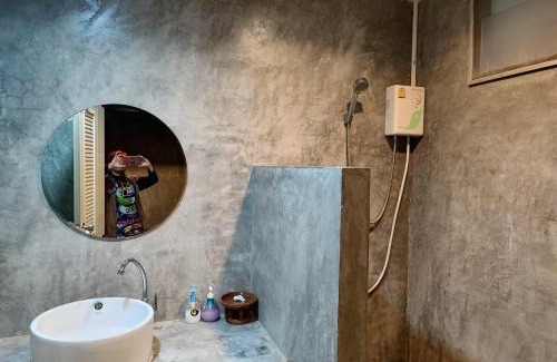 Pa Maet Hotel | Come Moon Loft Hotel