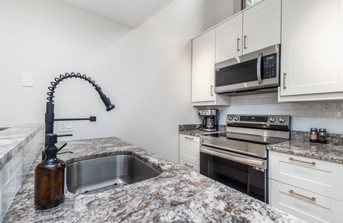 The Galena Territory House | Come Vibe @ Valleywood! 2BR Modern TH - Owner's Club Access!
