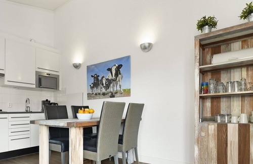 Terherne House | Comfort 2-4 person bungalow in the holiday park Landal Oan 'e Poel