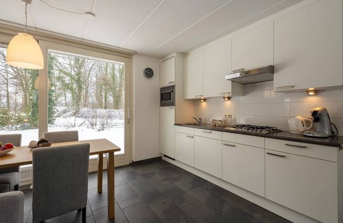 Enter House | Comfort 4-person bungalow in the holiday park Landal Landgoed De Elsgraven