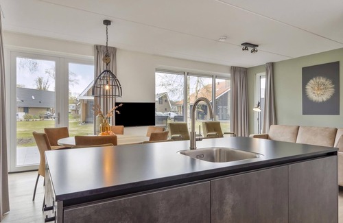 Leuken House | Comfort 6-person villa in the holiday park Landal Marina Resort Well