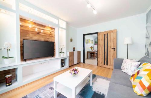 Hamor Apartment | Comfort 66 - Real-Life 3-Room Family Stay with 4 Beds