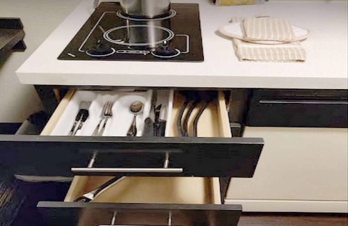 Somerset Hotel | Comfort and Convenience! 2 Wonderful units w/Kitchen. Near Fort Worth Zoo