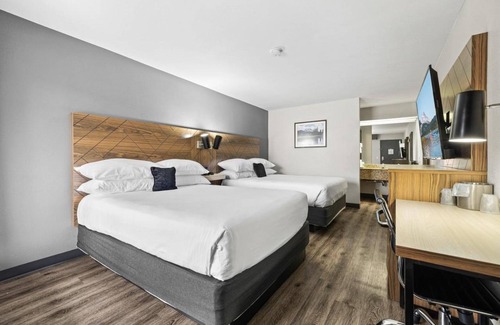 Orchard District Hotel | Comfort and Convenience! 2 Relaxing Units! Close to Bend Municipal Airport!