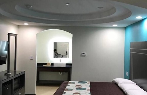 Spring Resort | Comfort and Convenience! Near TGR Exotics Wildlife and Geronimo Adventure Park!