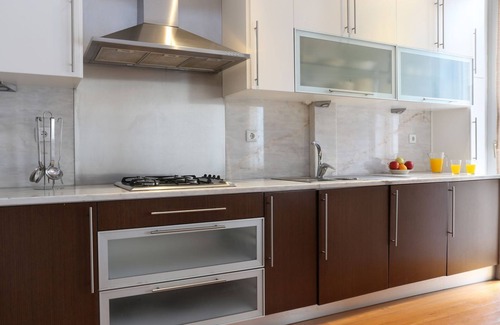 Penha de Franca Apartment | Comfort Apartment with Balcony by LovelyStay