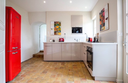 Beaune House | COMFORT, CHARM, POOL AND EXCEPTIONAL VIEW