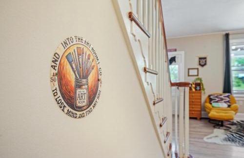 Royersford Apartment | Comfort, Fun, and Retro Retreat