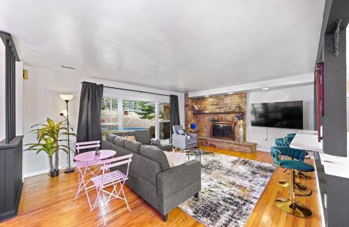 Coatesville Apartment | Comfort, Fun, & Charming - 5BR Oasis with Pool