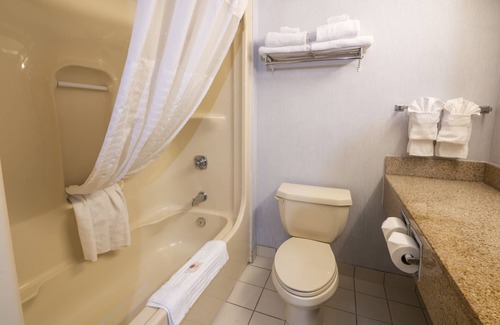 Peterborough Hotel | Comfort Hotel & Suites