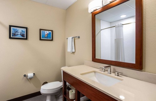 Ames Hotel | Comfort Inn and Suites Ames near ISU Campus
