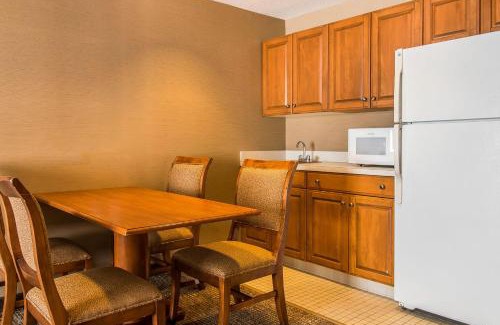 Chelsea Hotel | Comfort Inn Chelsea