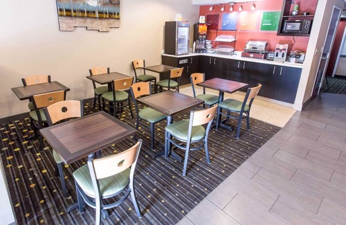 South Hills Hotel | Comfort Inn Pittsburgh