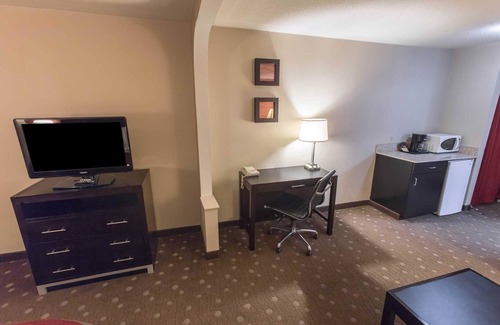 South Hills Hotel | Comfort Inn Pittsburgh