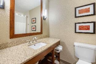 Bellville Hotel | Comfort Inn Splash Harbor