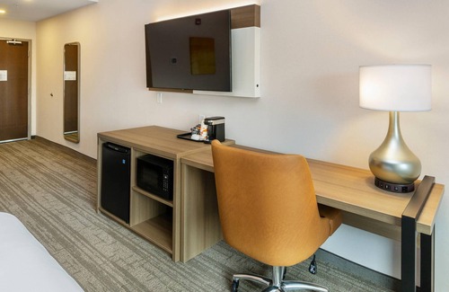 Bradford West Gwillimbury Hotel | Comfort Inn & Suites