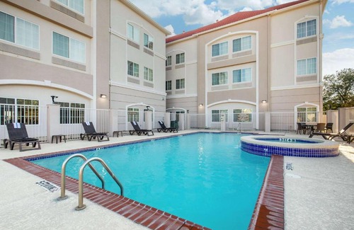 Cedar Hill Hotel | Comfort Inn & Suites Cedar Hill Duncanville