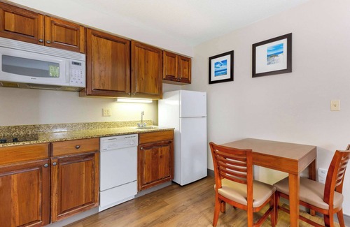 Milford Hotel | Comfort Inn & Suites Milford