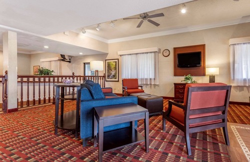 Streetsboro Hotel | Comfort Inn & Suites Streetsboro - Kent