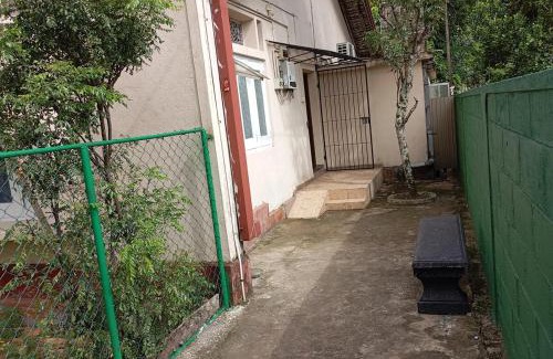 Peliyagoda Apartment | Comfort Stay with AC WiFi and Hot Water near Colombo