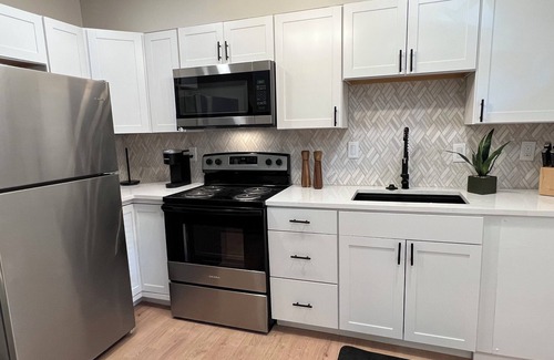Midtown Condo | Comfort Suite - Full suite in gated, quiet building