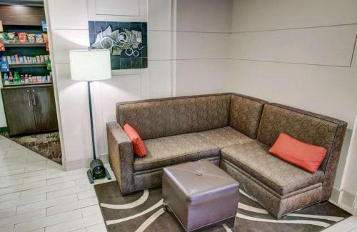 South Hills Hotel | Comfort Suites Pittsburgh Airport