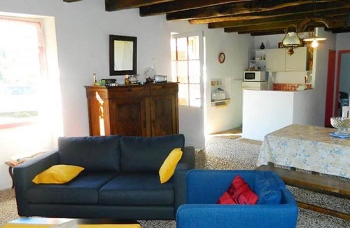 Sainte Croix de Beaumont House | Comfortable holiday home with garden