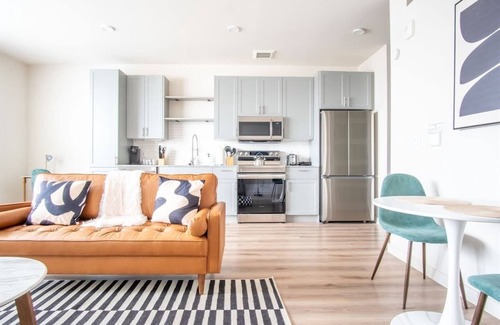 Dallas Apartment | Comfortable 1BR Suite w Pool, Parking, Gym 08