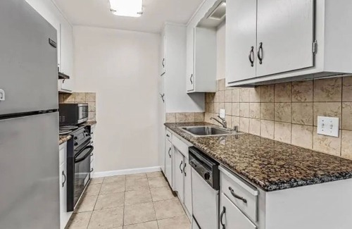 Old San Leandro Apartment | Comfortable 2-bedroom corporate apartment with AC, WiFi in peaceful San Leandro