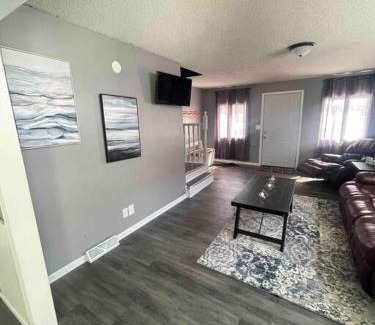 Hibbing Ski Chalet | Comfortable 2 Bedroom Home in Historic Hibbing