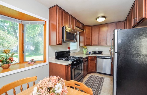 Kutzky Park House | Comfortable 3BR/2BA Home – Walkable to Mayo & St. Mary’s, Pet Friendly