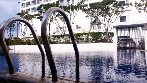 Kayu Putih Apartment | Comfortable and Warm 2BR at Tifolia Apartment By Travelio